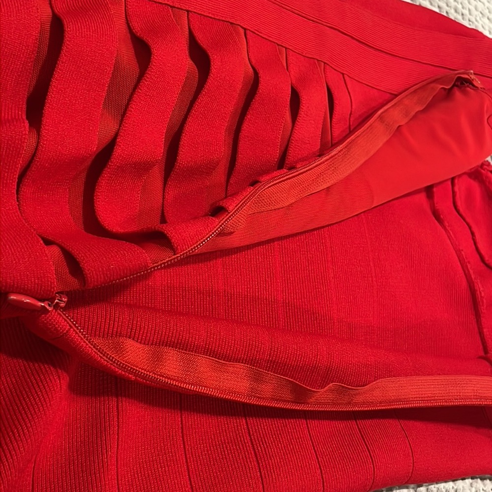 Dress - Picture 8 of 8